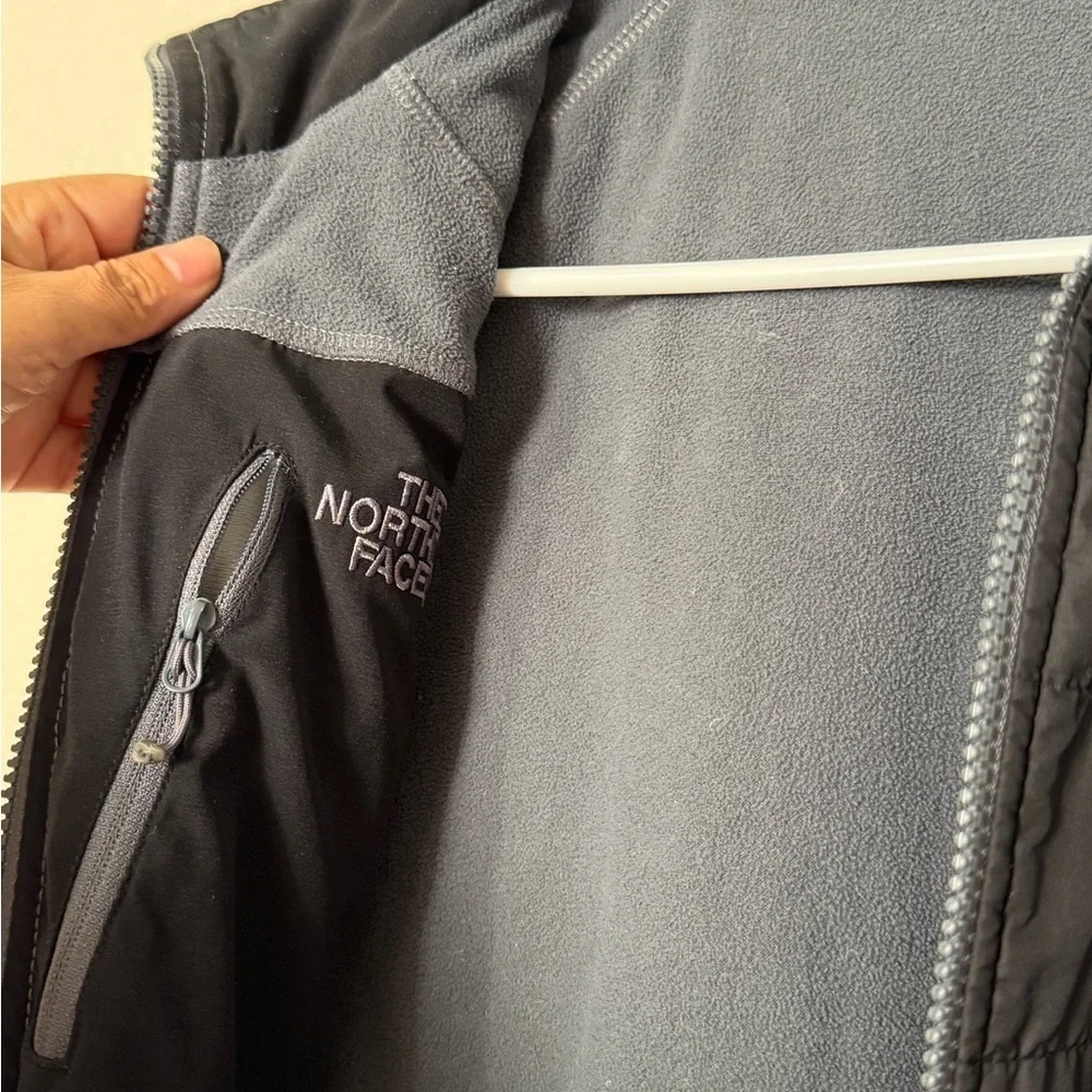 The North Face Men’s Reversible Puffer Fleece Vest Black/Grey Size: Small